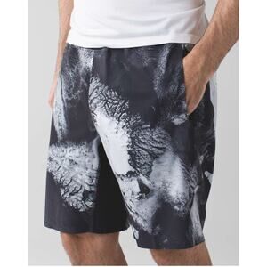 Lululemon Assert Short Mens Size Small Aerial Ice White Black Linerless Running